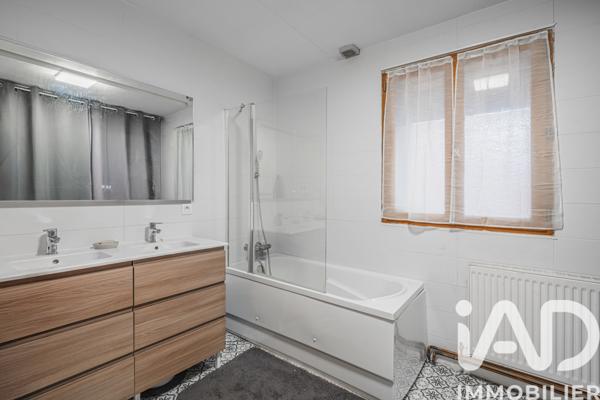 Maison à vendre 8 pièces 196 m² Villard-Bonnot