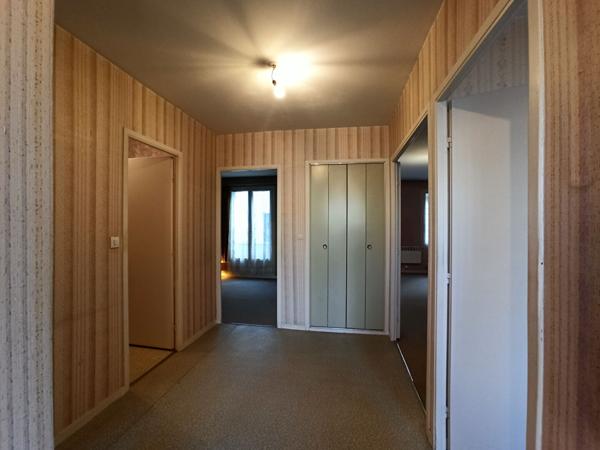 BEL APPARTEMENT A VENDRE A SAINT AIGNAN SUR CHER