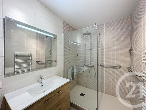 Appartement F3 à vendre  3 pièces - 65 m2 CORBAS - 69