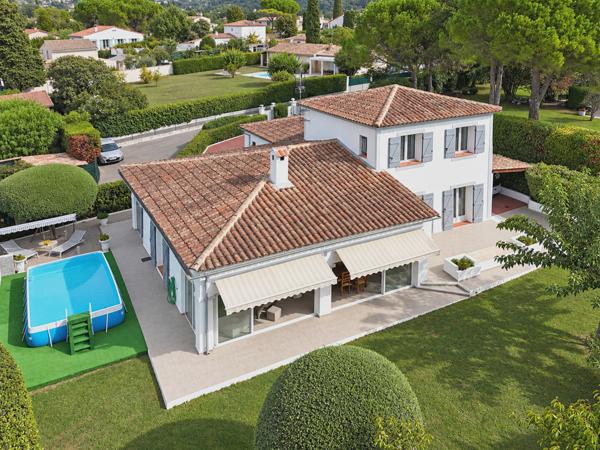 VILLA 4 CHAMBRES, PLEIN SUD, AU CALME ET À L’ABRI DES REGARDS