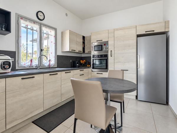 VILLA 4 CHAMBRES, PLEIN SUD, AU CALME ET À L’ABRI DES REGARDS