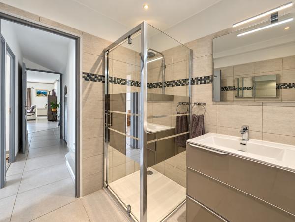 VILLA 4 CHAMBRES, PLEIN SUD, AU CALME ET À L’ABRI DES REGARDS
