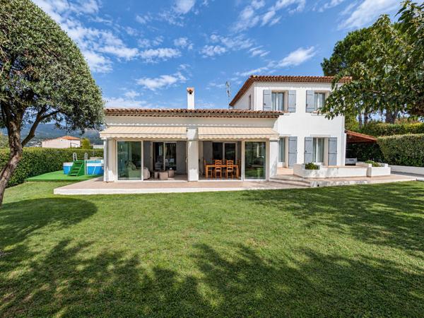 VILLA 4 CHAMBRES, PLEIN SUD, AU CALME ET À L’ABRI DES REGARDS