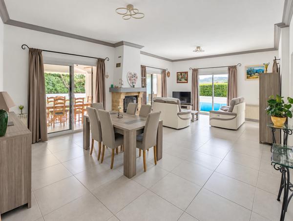 VILLA 4 CHAMBRES, PLEIN SUD, AU CALME ET À L’ABRI DES REGARDS