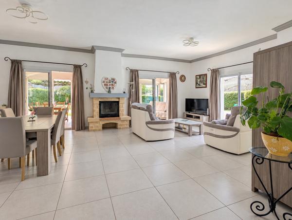 VILLA 4 CHAMBRES, PLEIN SUD, AU CALME ET À L’ABRI DES REGARDS