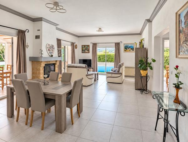 VILLA 4 CHAMBRES, PLEIN SUD, AU CALME ET À L’ABRI DES REGARDS