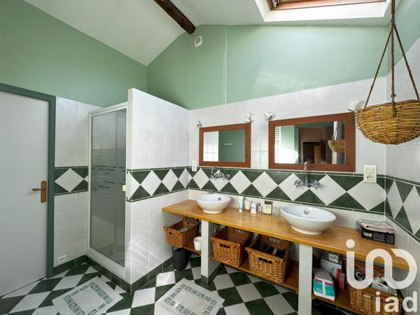 Maison à vendre 10 pièces 236 m² Fontenay-le-Comte