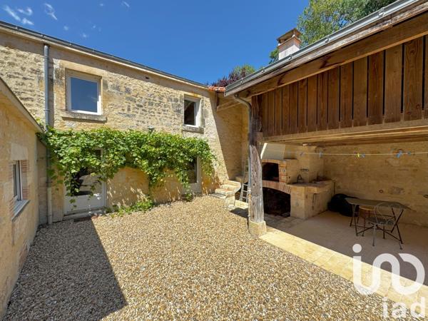 Maison à vendre 10 pièces 236 m² Fontenay-le-Comte