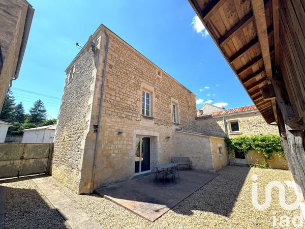 Maison à vendre 10 pièces 236 m² Fontenay-le-Comte