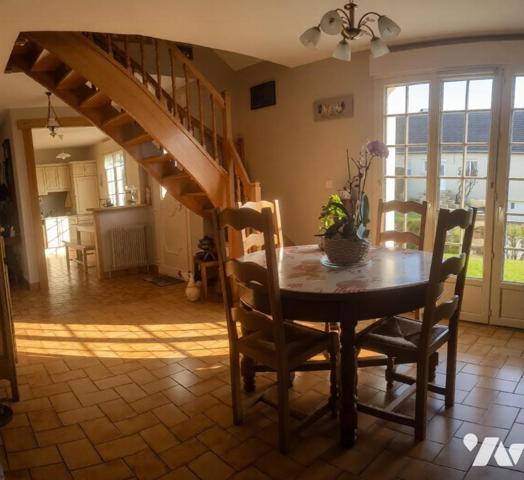 SAINT EBREMOND DE BONFOSSE Maison d'habitation sur sous sol - 4 chambres 