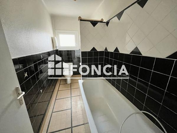 Location Appartement 3 pièces 52.87 m² - 343 RUE PIERRE BROSSOLETTE Guilherand-granges 07500