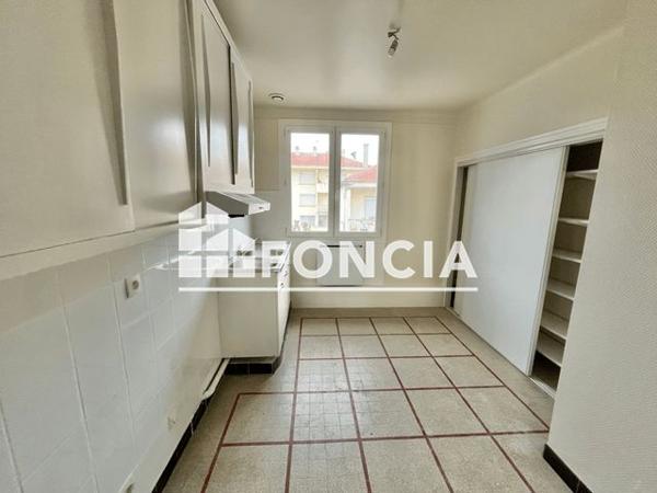 Location Appartement 3 pièces 52.87 m² - 343 RUE PIERRE BROSSOLETTE Guilherand-granges 07500