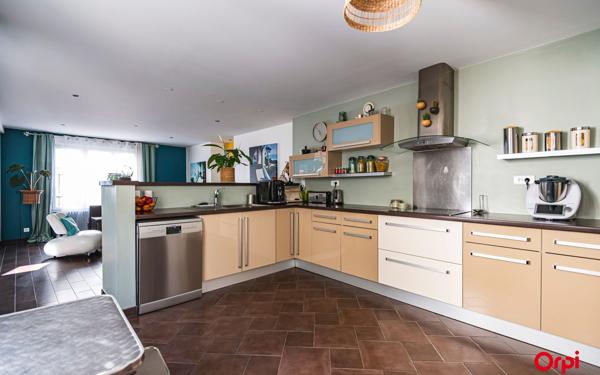 Maison à vendre    7 pièces • 210 m2 Reims