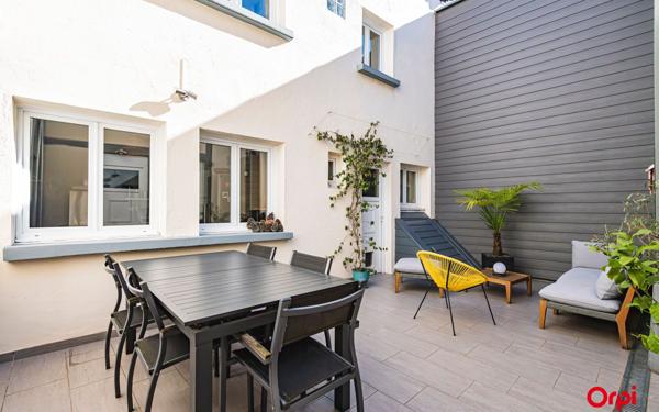 Maison à vendre    7 pièces • 210 m2 Reims