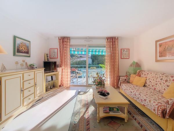 Saint-Aygulf centre ville 2 chambres terrasse parking