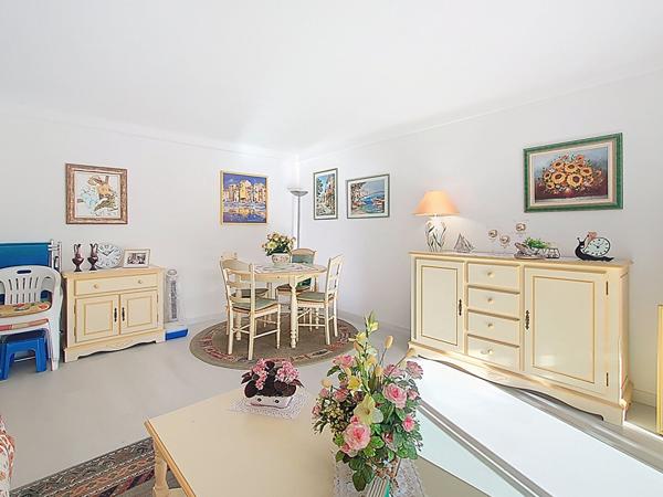 Saint-Aygulf centre ville 2 chambres terrasse parking