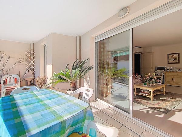 Saint-Aygulf centre ville 2 chambres terrasse parking