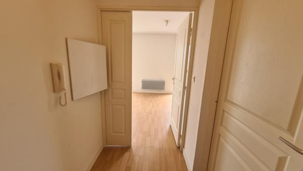 Appartement
         2 pièces
        - 44 m² 132 000 € *