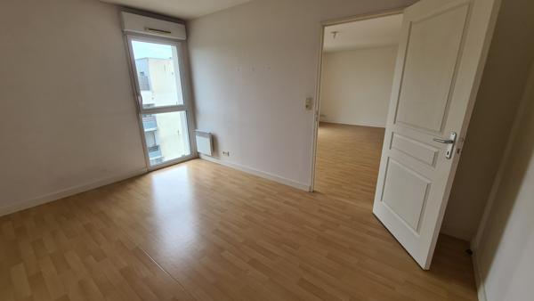 Appartement
         2 pièces
        - 44 m² 132 000 € *