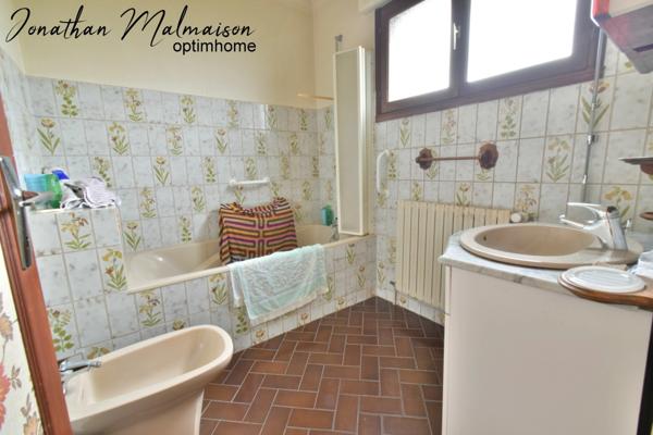 Maison avec Sous-Sol Total et Combles Aménageables