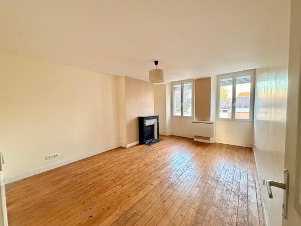 Maison divisée en 2 appartements F4 et F2 + jardin