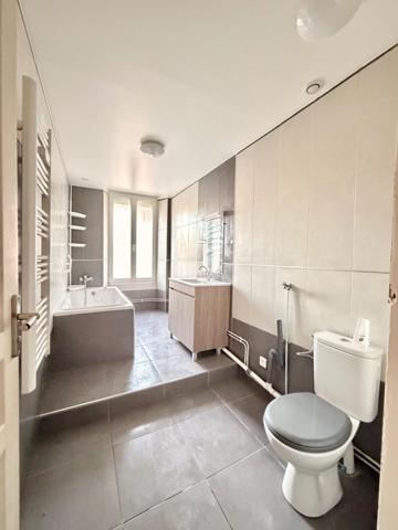 Maison divisée en 2 appartements F4 et F2 + jardin