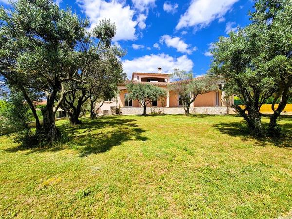 Belle villa familiale dans secteur résidentiel