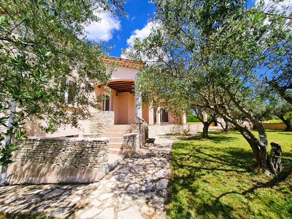 Belle villa familiale dans secteur résidentiel