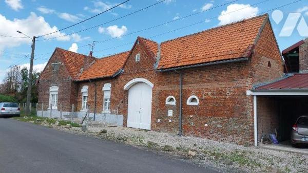 CORPS DE FERME - Campagne de Nieppe

A rénover complétement, ce corps de ferme est implanté s...