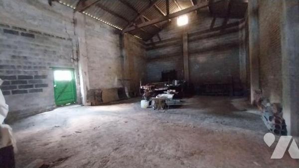 CORPS DE FERME - Campagne de Nieppe

A rénover complétement, ce corps de ferme est implanté s...