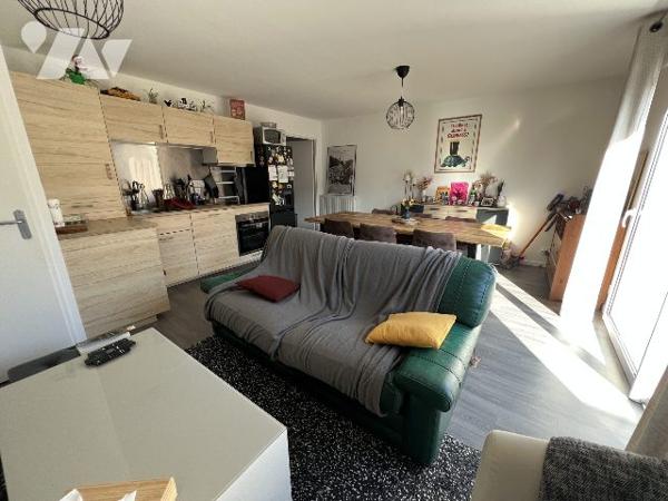 APPARTEMENT DE TYPE 3 AVEC TERRASSE