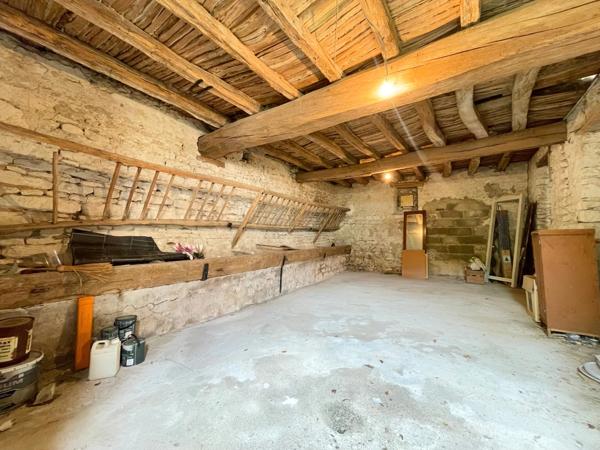 Maison à vendre 7 pièces CHARMOY (89)