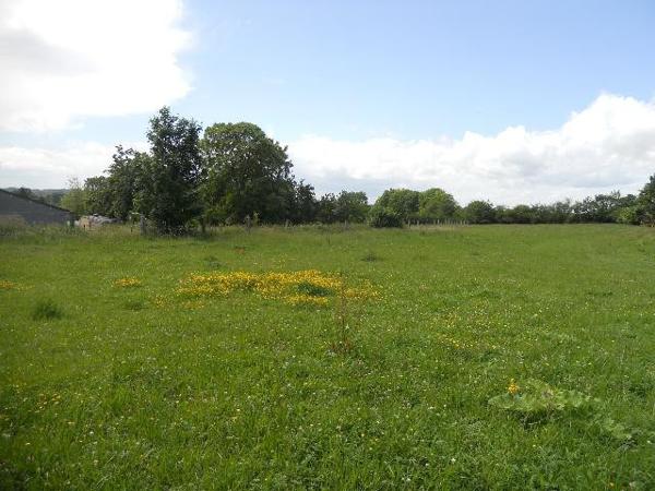 Terrain  6390 m2 10 Min ST QUENTIN