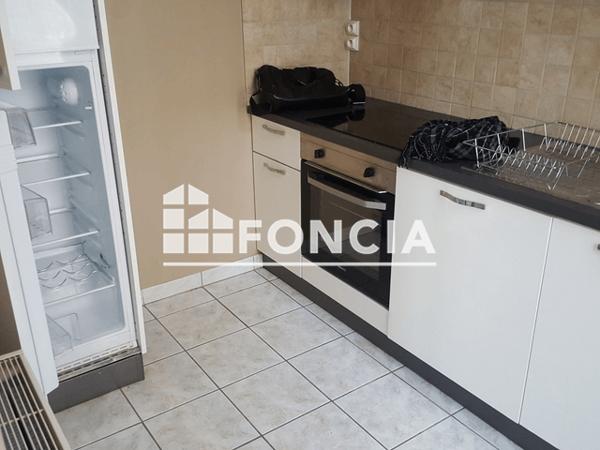Location Appartement 2 pièces 59.49 m² - 26 RUE CHABAUD Reims 51100