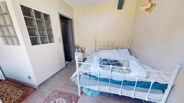 Appartement en TRIPLEX avec Cour et Rez de Jardin