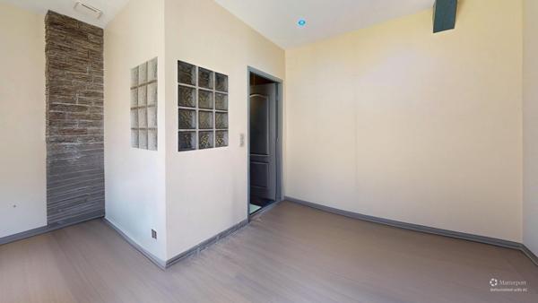 Appartement en TRIPLEX avec Cour et Rez de Jardin