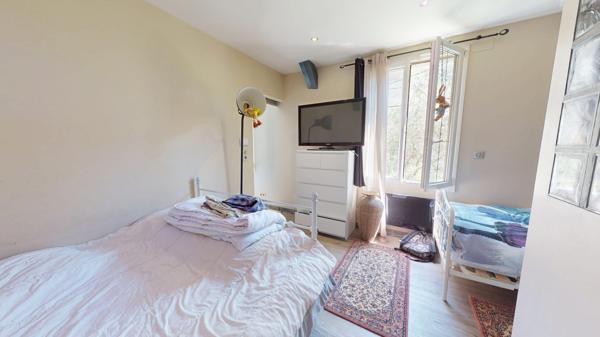 Appartement en TRIPLEX avec Cour et Rez de Jardin