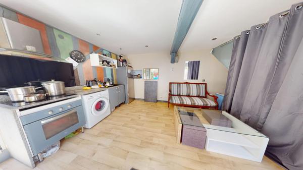 Appartement en TRIPLEX avec Cour et Rez de Jardin