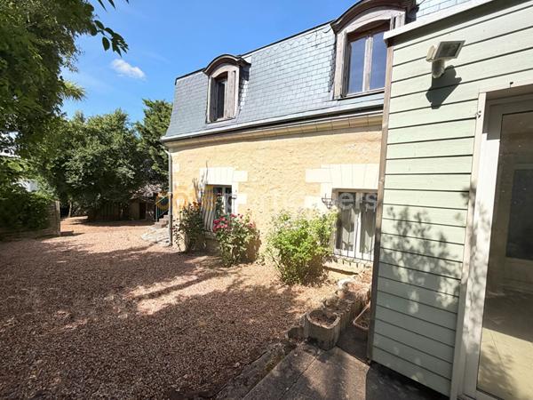 Vente
                Maison380 m² - 12 Pièces -
                    MONTLOUIS SUR LOIRE (37270)