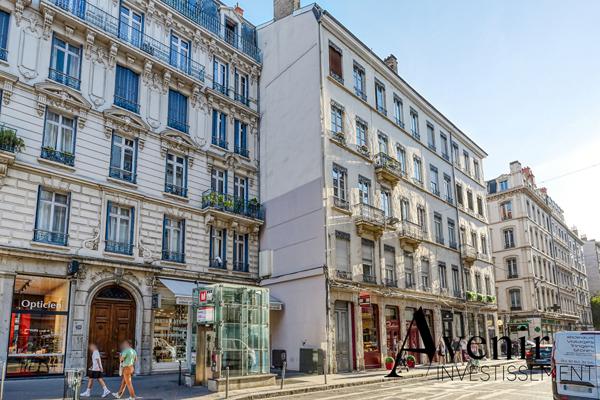 Lyon 6 Au pied du métro Masséna T1bis Dernier étage Lyon