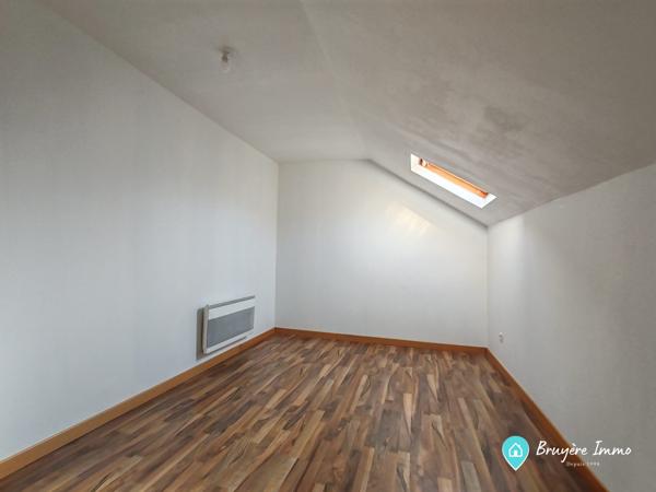 Maison mitoyenne 1 côté à vendre, 5 pièces - Hirson 02500