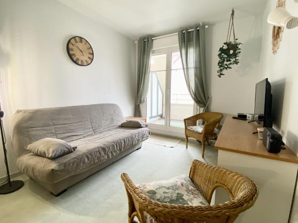 Port Guillaume - Appartement 2 pièces avec terrasse vendu meublé