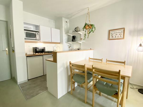 Port Guillaume - Appartement 2 pièces avec terrasse vendu meublé