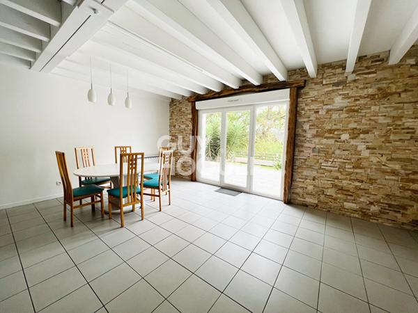 SAINT PEE SUR NIVELLE : Maison mitoyenne T4 (86 m²)