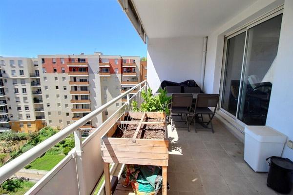MARSEILLE 13008. Appartement 3 pièces 59.26 m2 avec terrasse et box fermé