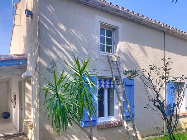 A vendre. Maison située à Thiré, 3 chambres jardin, garage et dépendances