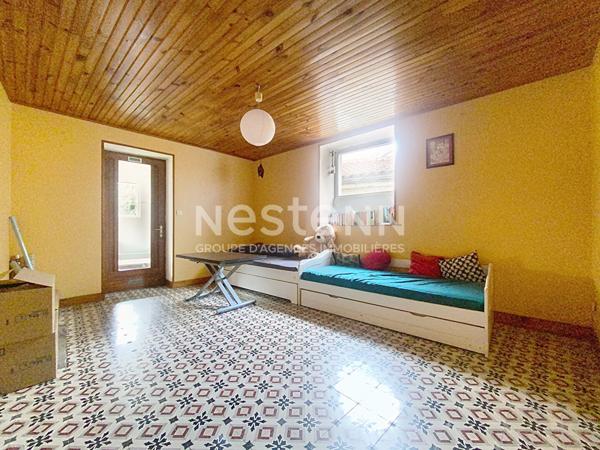 A vendre. Maison située à Thiré, 3 chambres jardin, garage et dépendances