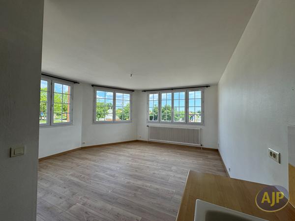 Location appartement Saint Sulpice Le Verdon : 499 € - AJP Immobilier Vieillevigne