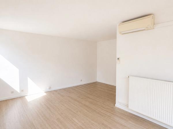 APPARTEMENT CLIMATISÉ AVEC TERRASSE - CENTRE VILLE
