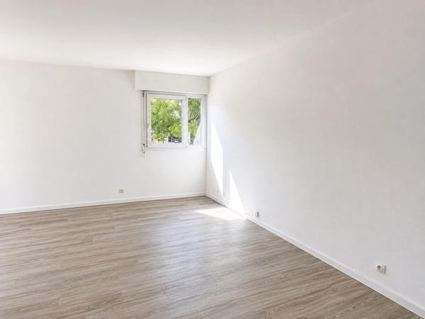 APPARTEMENT CLIMATISÉ AVEC TERRASSE - CENTRE VILLE